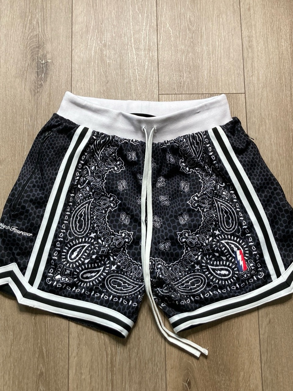 Collect & Select Kobe Bryant Twenty Fourever Tribute Black & white bandana print